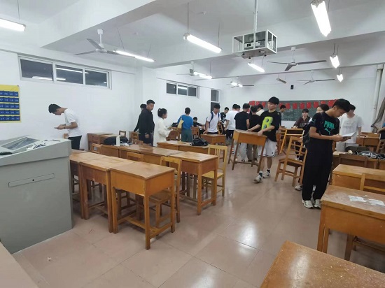 说明: C:\Users\Administrator\Desktop\永利yl23411集团召开“劳动教育”主题班会2022.5.8\永利yl23411集团召开“劳动教育”主题班会2022.5.8\2.jpg