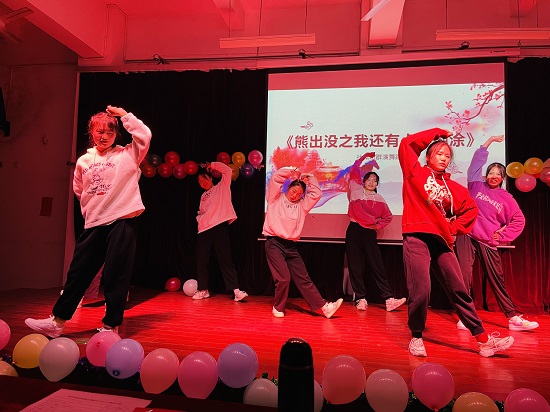 说明: C:\Users\Administrator\Desktop\永利yl23411集团举办2021年迎新文艺表演大赛2021.12.15\永利yl23411集团举办2021年迎新文艺表演大赛2021.12.15\4.jpg