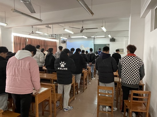 说明: C:\Users\Administrator\Desktop\永利yl23411集团组织师生传唱主题歌曲《领航》2022.1.4\永利yl23411集团组织师生传唱主题歌曲《领航》2022.1.4\2.jpg