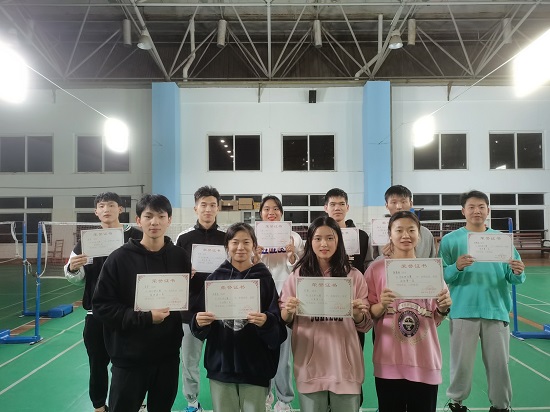 说明: C:\Users\Administrator\Desktop\2021年度永利yl23411集团学生羽毛球比赛圆满落幕2021.11.16\2021年度永利yl23411集团学生羽毛球比赛圆满落幕2021.11.16\1.jpg